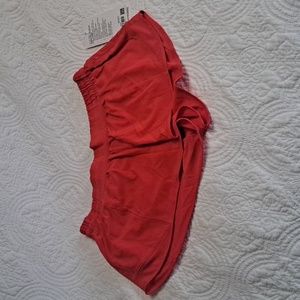 NWT Lululemon hotty hot LR short 2.5" lined, size 12, carnation red